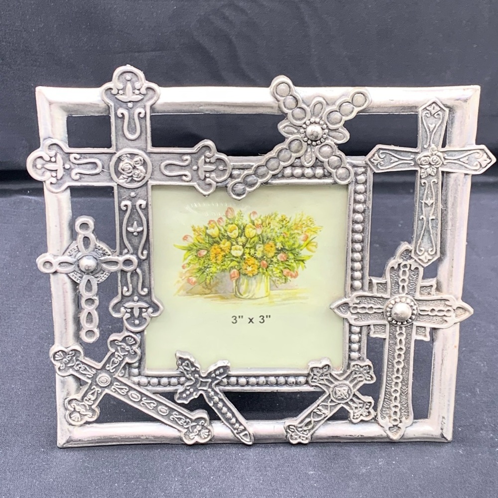 HK Perfect Silver Metal Picture Frame 3”x3”